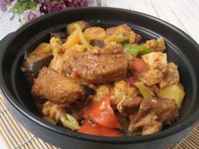 装入砂锅，可以边吃边加热。