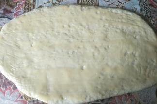 面团刷一层炼乳酱