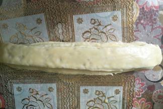 一条条叠起来，切成8小段