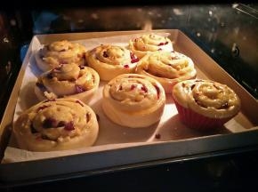 放入提前预热好的烤箱180度18分钟。