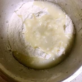 面粉中加入开水