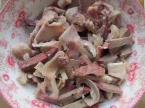 所有羊杂备用。