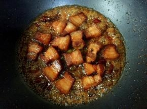 小火煮至汤汁浓稠即可。