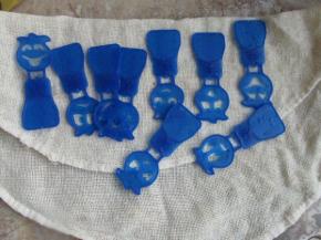 把棒棒洗净并擦干水分