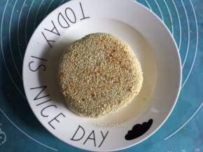 烙烤的烧饼发起来并表面成金黄色即可取出