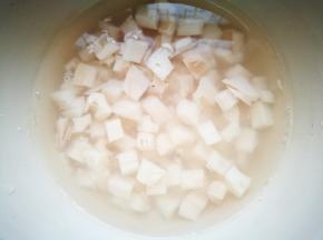 加水清洗一下，捞出沥干