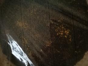 上面盖上一层保鲜膜