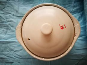 盖盖，放在一块小棉垫上