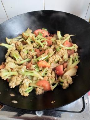 炒均匀后即可出锅