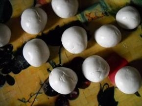 包好的汤圆生胚。