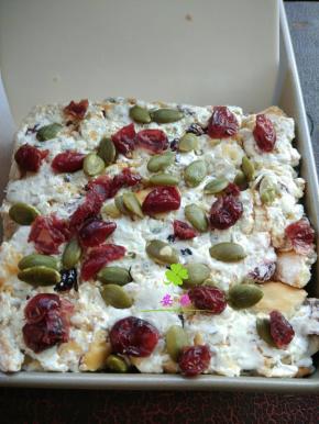 利用刮刀整形；