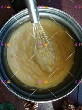 蛋奶开始粘稠是离火，一直不停的搅拌，直到你要的状态；