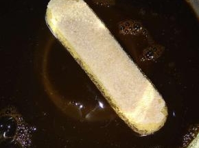 espresso(意式浓缩咖啡)      和白朗姆酒混合成咖啡酒；