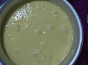 再倒入剩下一半的蛋奶淡奶油混合糊