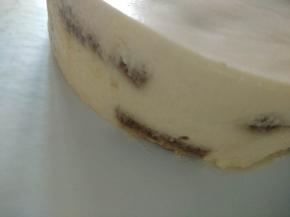 把模具放入冰箱冷藏4—6小时，等凝固之后脱模；