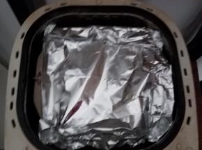 用一张锡纸封住。