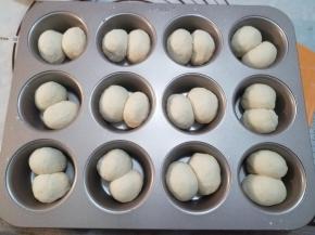 取12连模，每2个放一个模孔里