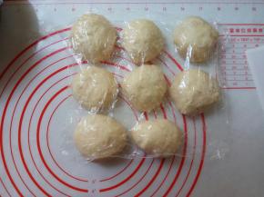 盖上保鲜膜静'置15分钟。