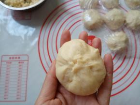 包包子手法，收口收紧，朝下。