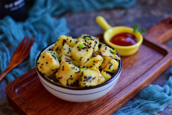 黑芝麻香炒馒头