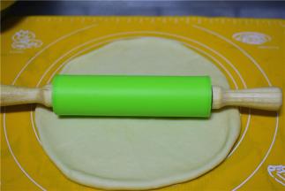 取出来擀成一厘米后的面片