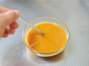 酱汁材料混合拌匀备用