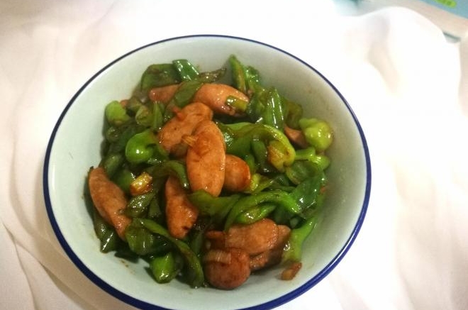 青椒炒脆皮肠