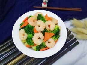 装盘享用。我口味清淡没放盐，口味重些的加入适量盐。