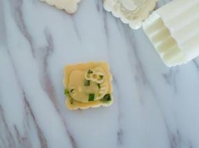 压出花型，依次完成