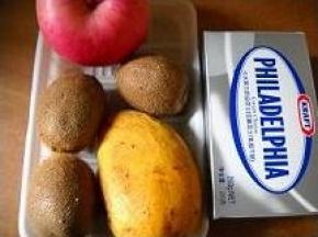 准备好水果和乳酪。