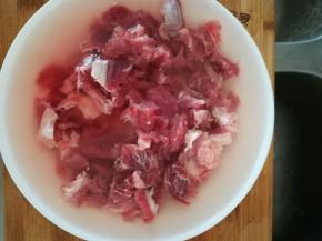 冷水浸泡，去血水，多浸泡，多换水。