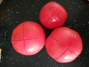 番茄打十字刀。