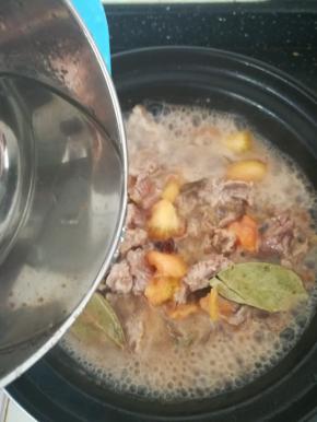 现在加入适量的清水。