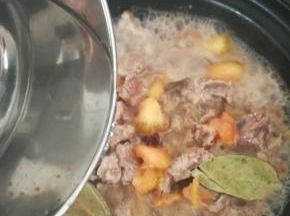 现在加入适量的清水。