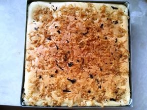 入烤箱150度烤30分钟，出炉放置一旁降温