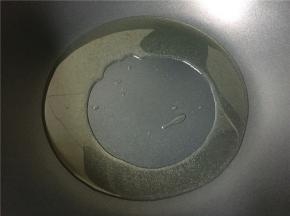 热锅再次倒油烧至八成热。