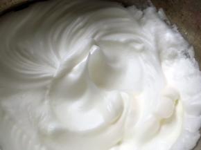 打发至拉出不倒的直角即可