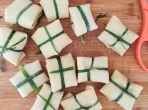 这个绑千张还是比较费时间的。