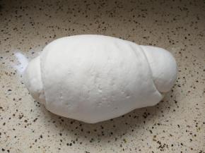 面粉加水加酵母活成光滑的面团