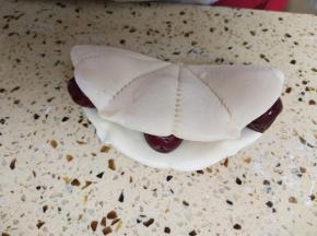 掀开加入三颗红枣再盖上即可