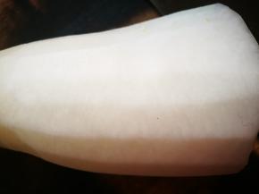 白萝卜去皮洗净