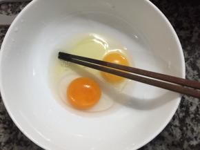 两个蛋打好