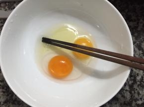 两个蛋打好