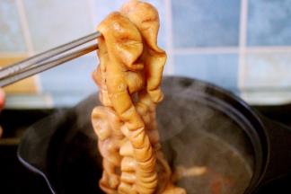 浓郁香味十足的猪大肠就卤好了