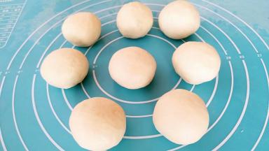 以此类推做完其余的剂子。