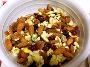 将全部干果材料混合均匀