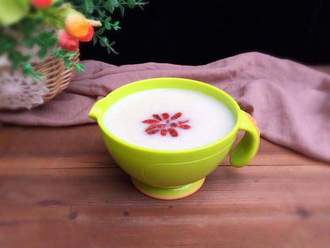 秋冬滋补养颜山药百合羹