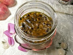 趁热放入密封容器，冰箱冷藏，随时取用。