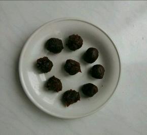 红豆沙分成9份，每份约10g。