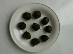 红豆沙分成9份，每份约10g。